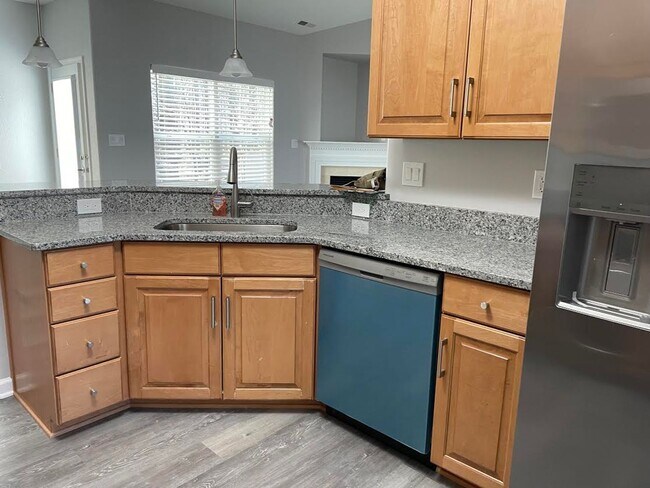 Foto del edificio - Woodbridge Pointe