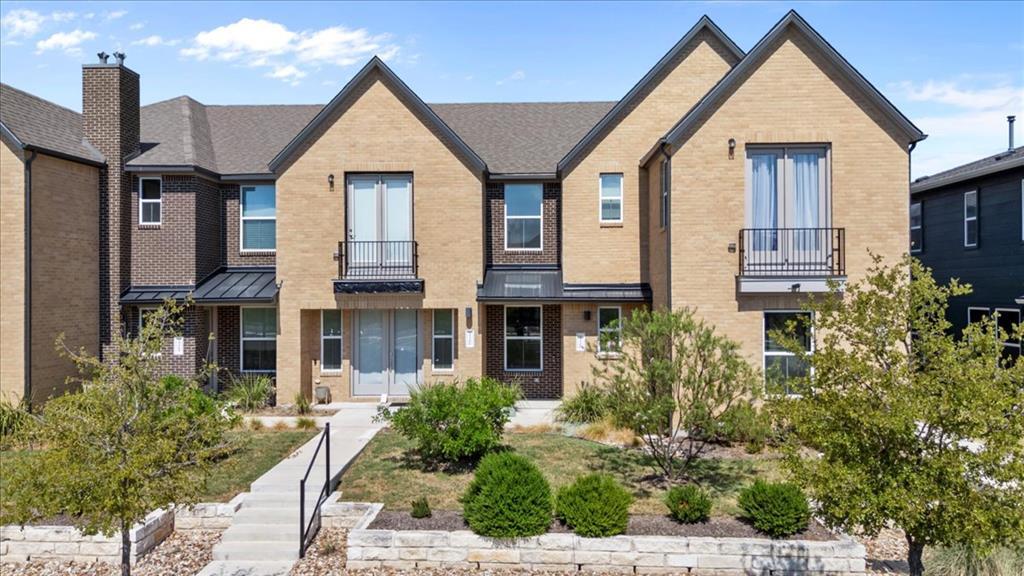 Foto principal - 2516 Simond Ave