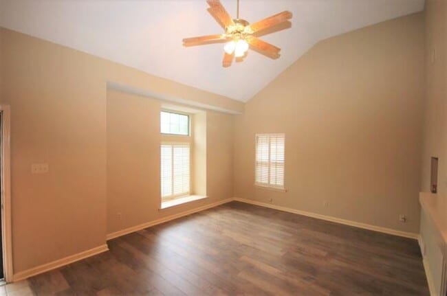 Photo - 1643 Oaken Bucket Dr House