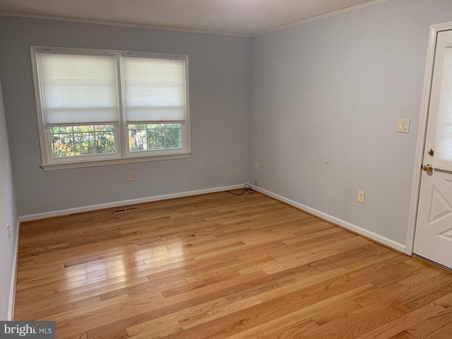 Building Photo - 816 Diamond Dr