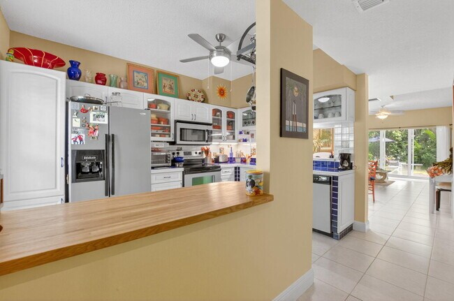 Foto del edificio - 1041 Kokomo Key Ln
