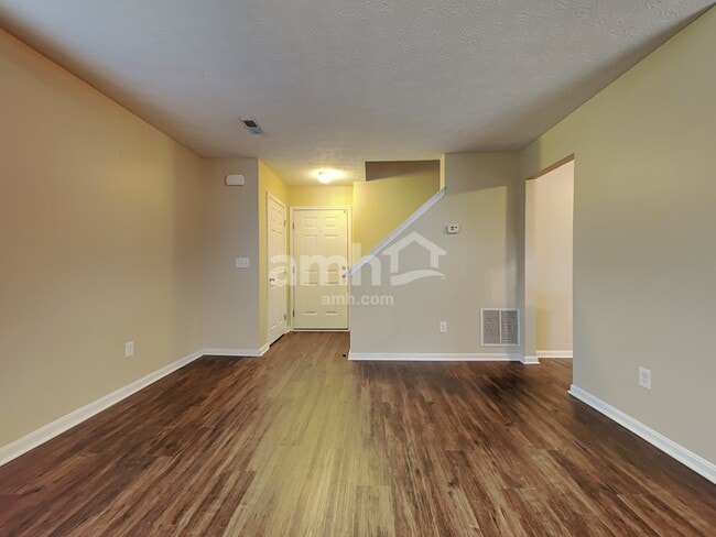 Building Photo - 355 Hennepin Dr