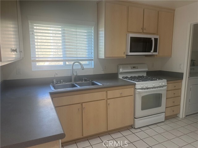 Foto del edificio - 4781 Logana Plaza