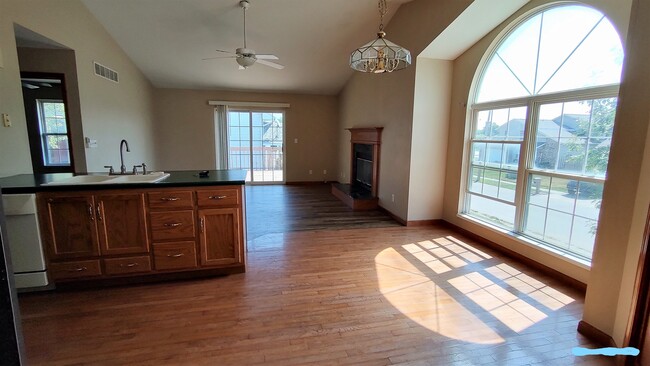 Building Photo - 4102 Treviso Dr