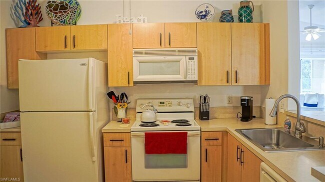 Building Photo - 15360 Bellamar Cir