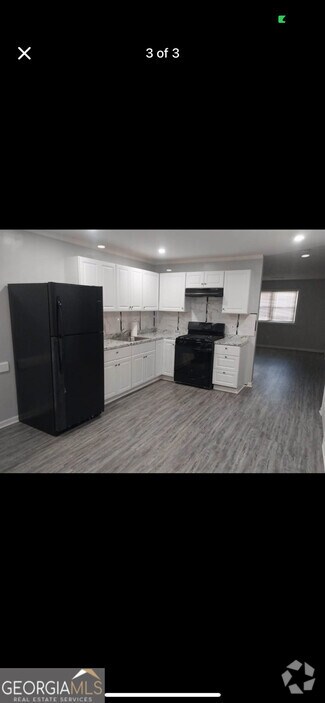 Building Photo - 8140 Magnolia Dr