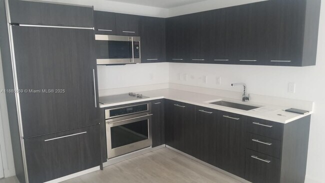 Foto del edificio - 45 SW 9th St