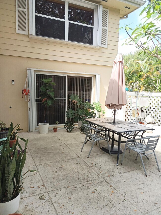 Foto del edificio - 8140 Bridgewater Ct