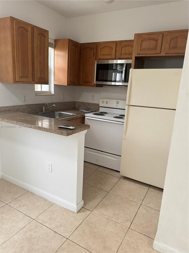 Foto del edificio - 7130 Rue Versailles Dr