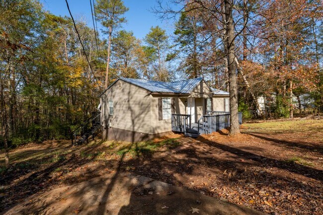 Foto del edificio - Relax & Unwind in This Beautifully Renovated 3BR Home