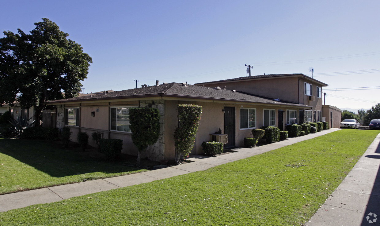 Primary Photo - 1378 Randy St