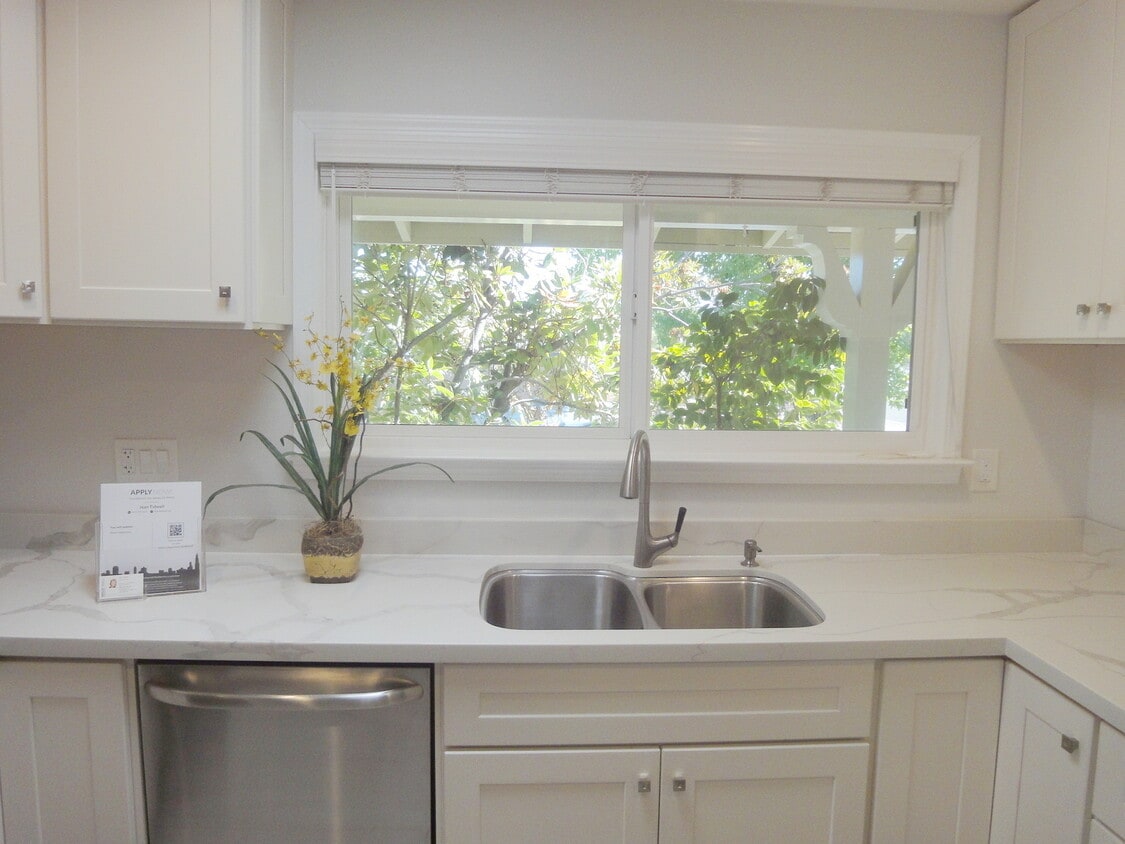 Remodeled kitchen - 3 Le Claire Ct