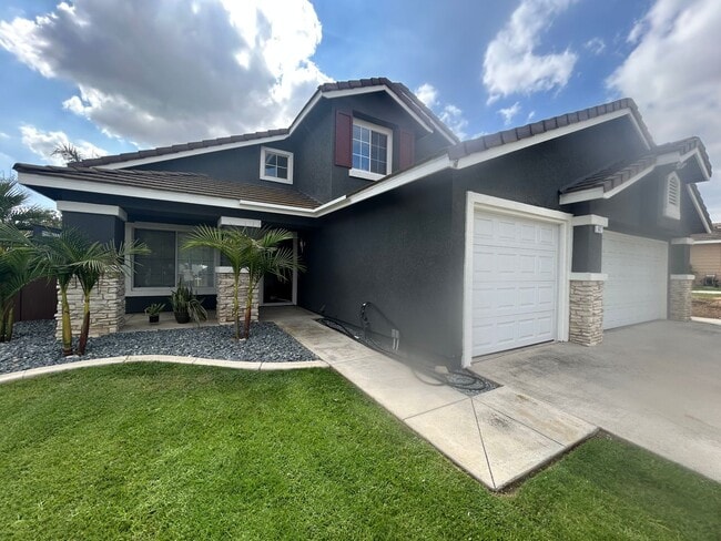 Building Photo - Remodeled Home for Rent in Corona – Sunroo...