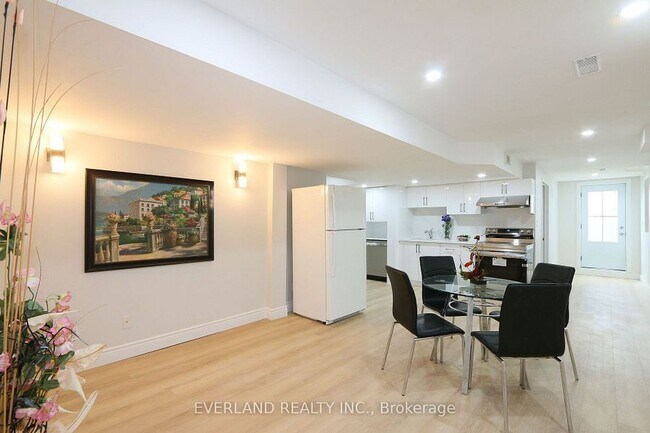 Photo du bâtiment - 38 Kimberly Crt