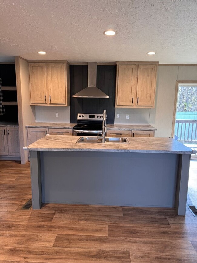 Foto del edificio - 3 Bedroom || 2 Bathroom in Concord