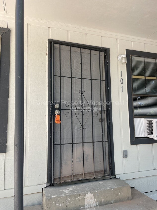 Photo - 4818 Monterey Street