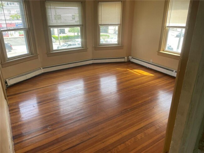Foto del edificio - 1172 N Main St