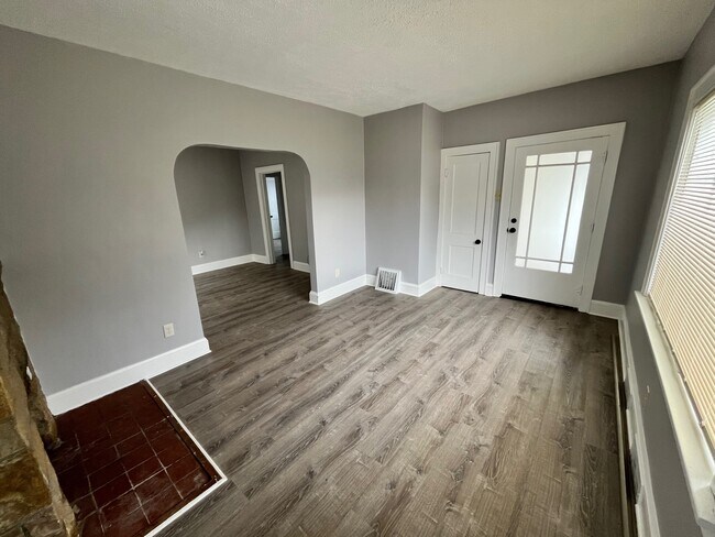 Foto del edificio - 562 Belden Ave