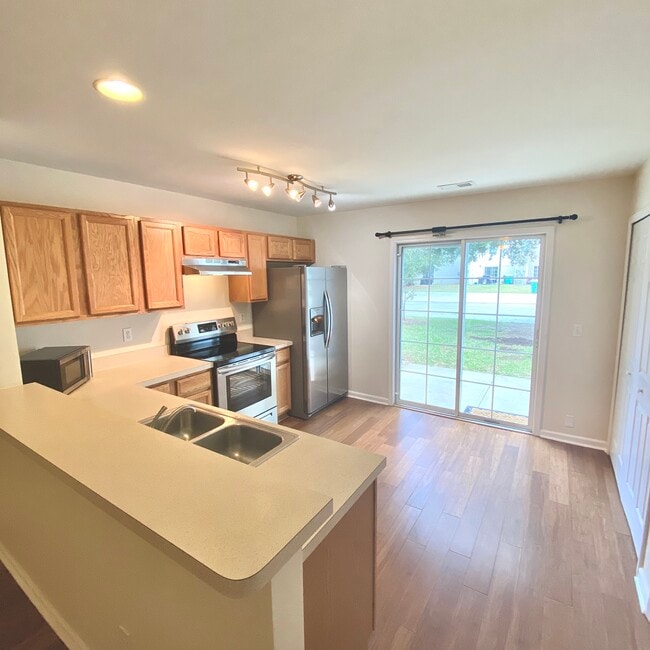 Building Photo - 223 Station Mill Blvd