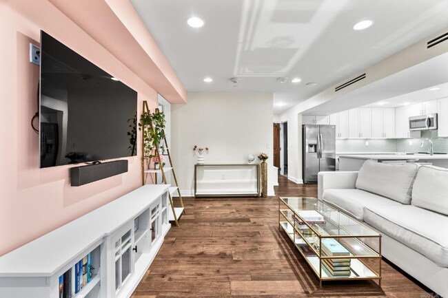 Foto del edificio - 3700 Cantrell Rd