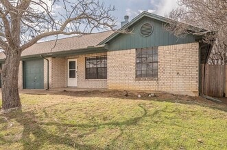 Building Photo - 420 Signal Hill Ct N