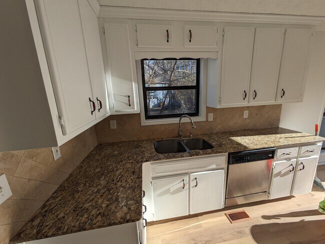 Building Photo - 810 Allatoona Crest
