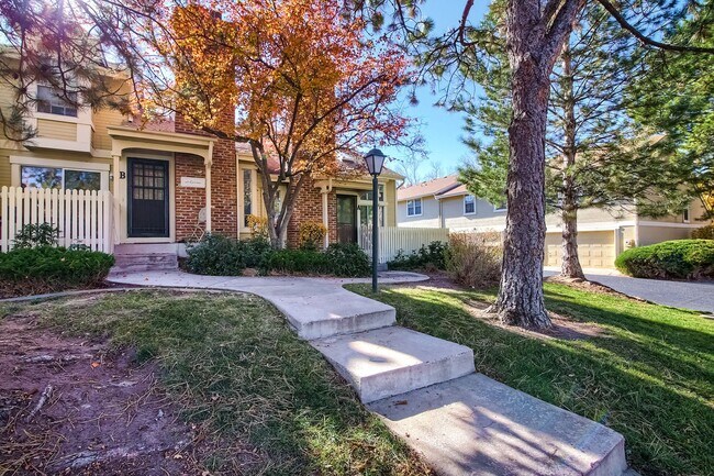 Building Photo - Southpark II Townhouse Available for Rent