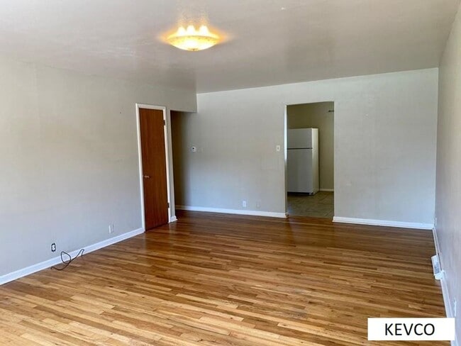 Building Photo - Great Home Close to CSU!