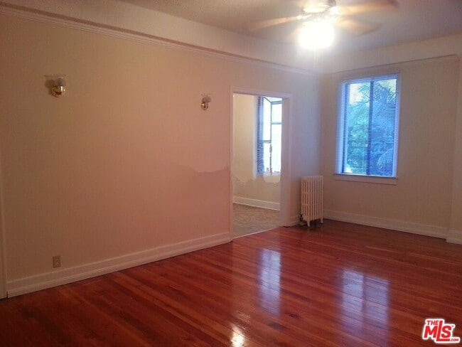 Foto del edificio - 630 S Kenmore Ave