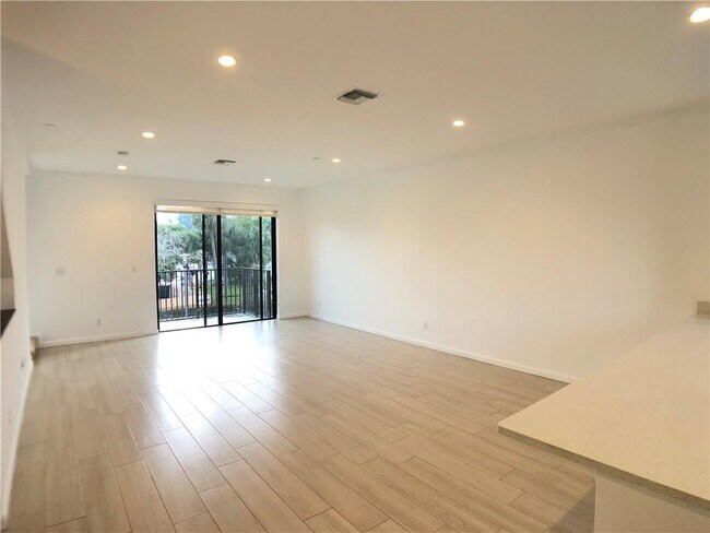 Foto del edificio - 111 NE 6th St