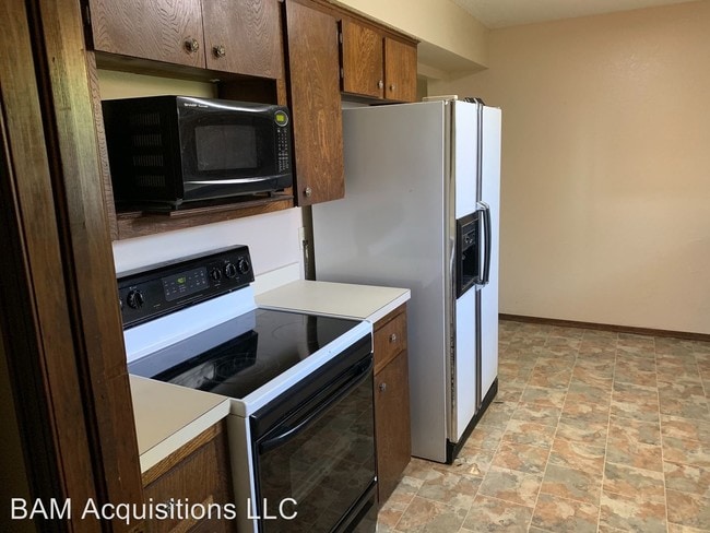 Building Photo - 2 br, 2 bath Apartment - 814 E. MacArthur St.