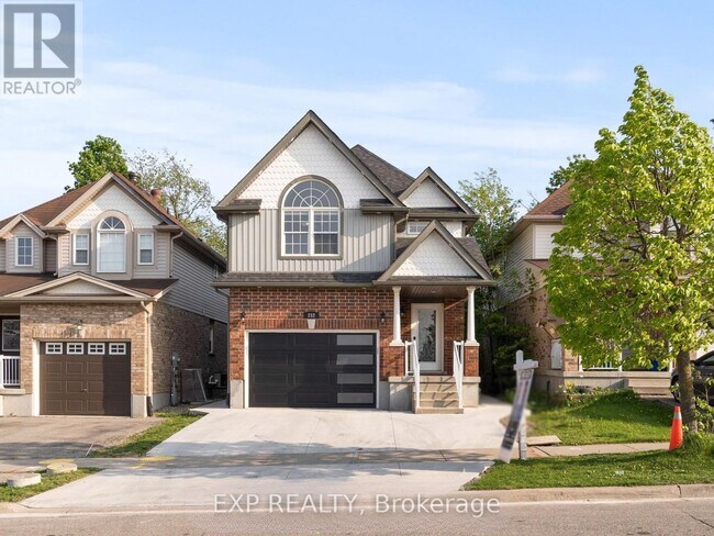 Building Photo - 252 Bridlewreath St