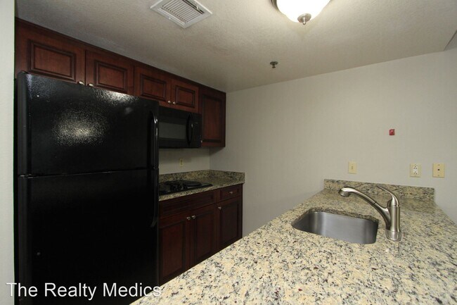 Building Photo - 6324 Parc Corniche Dr