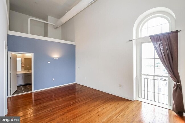 Building Photo - 112 E West St