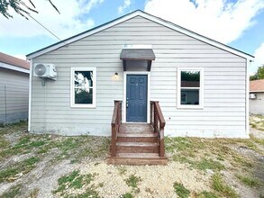 Building Photo - 2702 Observation Dr