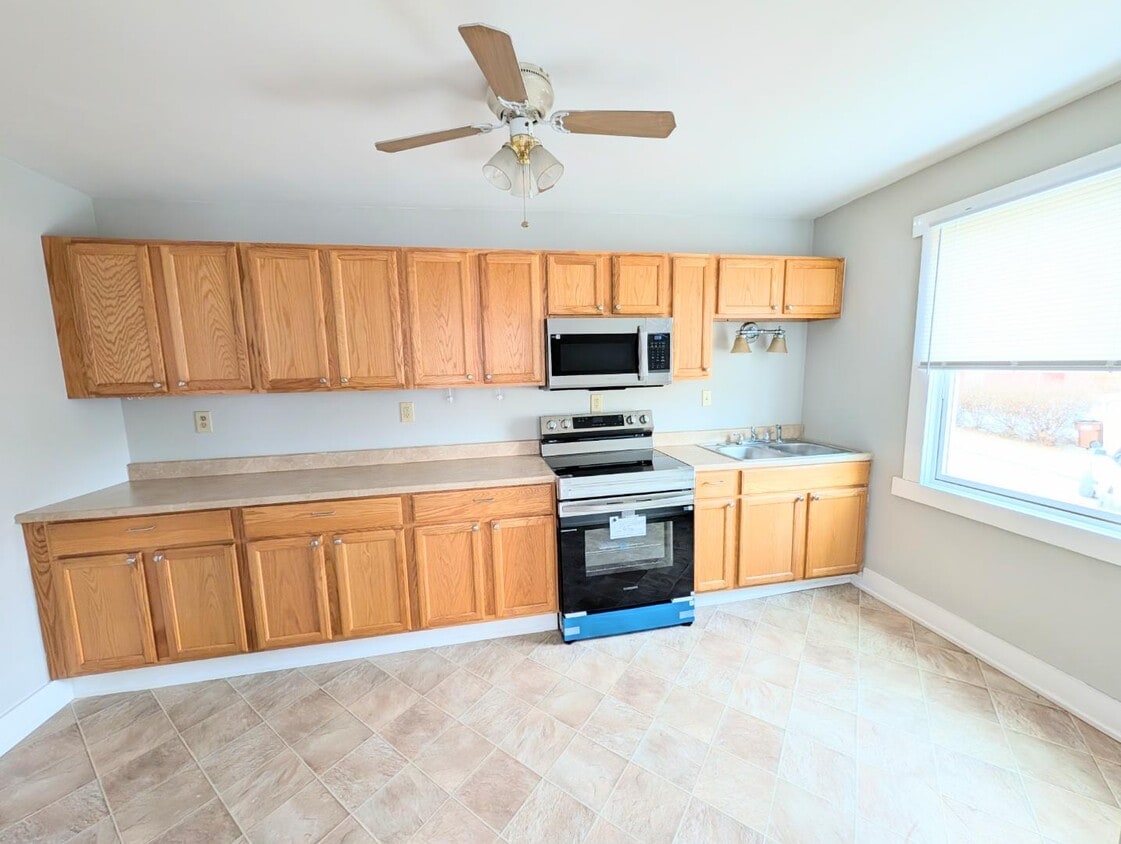 317 Third Street - A upstairs - 317 Third Street - A upstairs