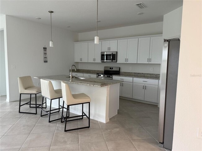 Foto del edificio - 1590 Saddlewood Cir