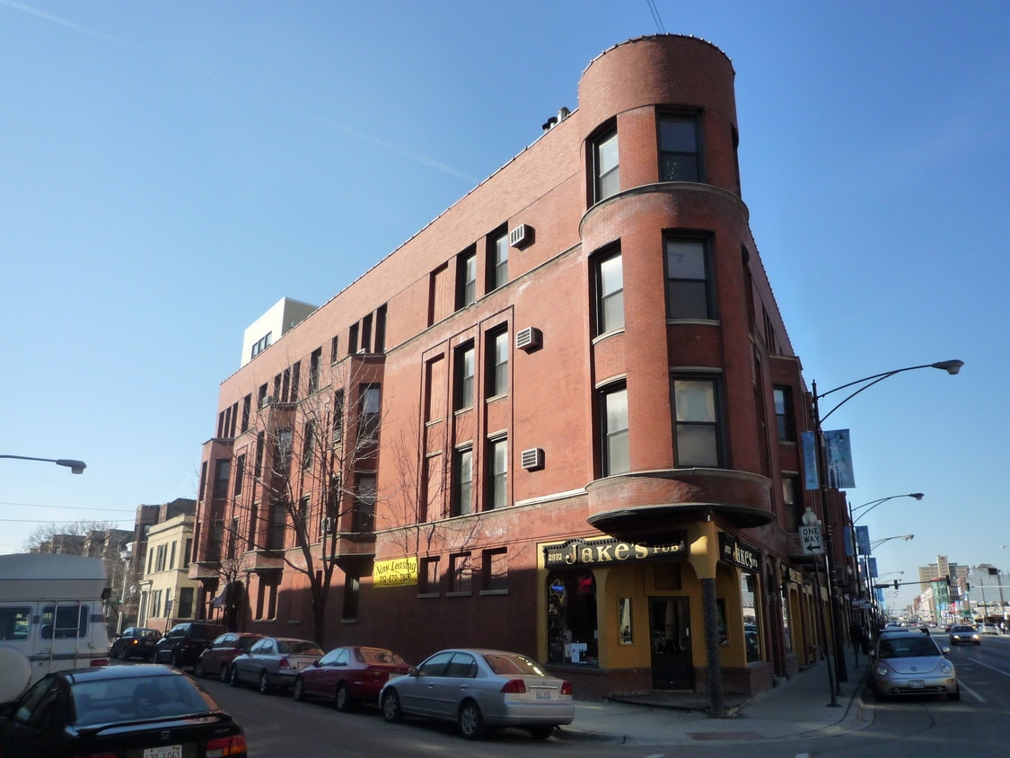 Primary Photo - 2932 N Clark St