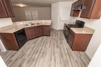 Building Photo - 12631 Needles Nest Rd