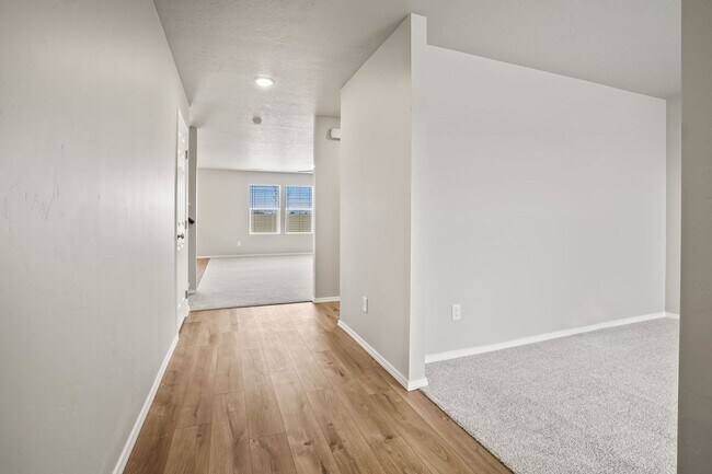 Foto del edificio - 4BA/2.5BA NEW CONSTUCTION HOME ON .23 ACRE...