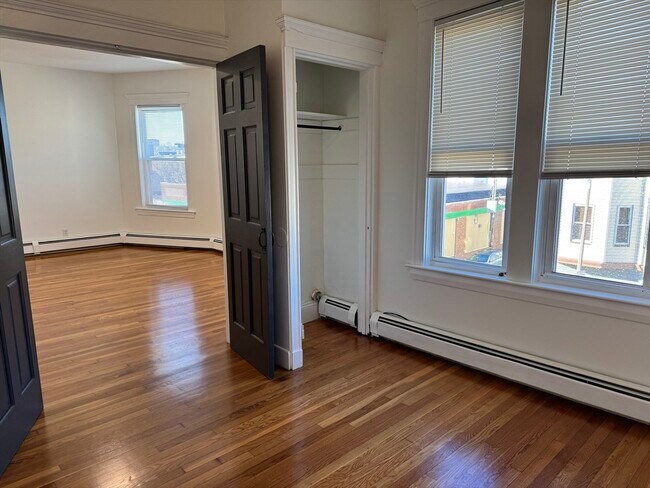 Foto del edificio - 1086 Dorchester Ave