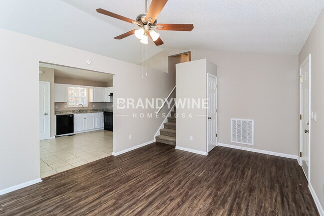 Foto del edificio - 216 Remington Ct