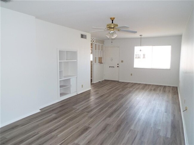 Foto del edificio - 1556 Council Dr