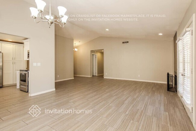 Foto del edificio - 15642 N 63rd St