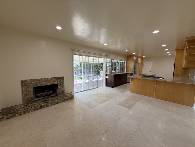 Foto del edificio - 2716 Ridgepine Dr