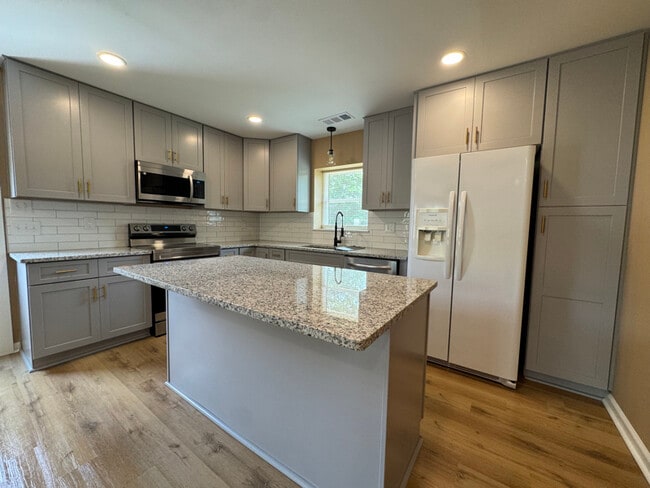 Foto del edificio - 5026 Young Rd