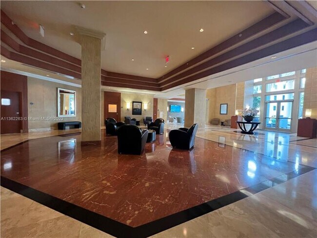 Foto del edificio - 7900 Harbor Island Dr