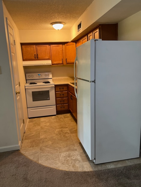 Building Photo - 32 Woodglen Apartment