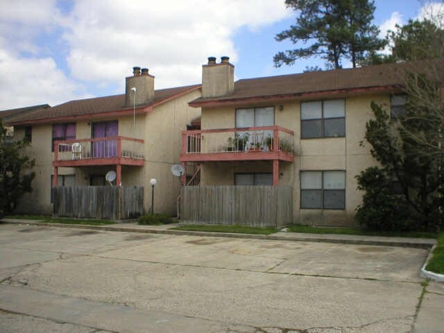 Foto del edificio - Spring four plex