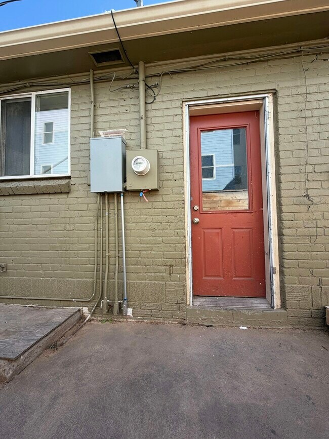 Foto del edificio - 1426 Trenton St